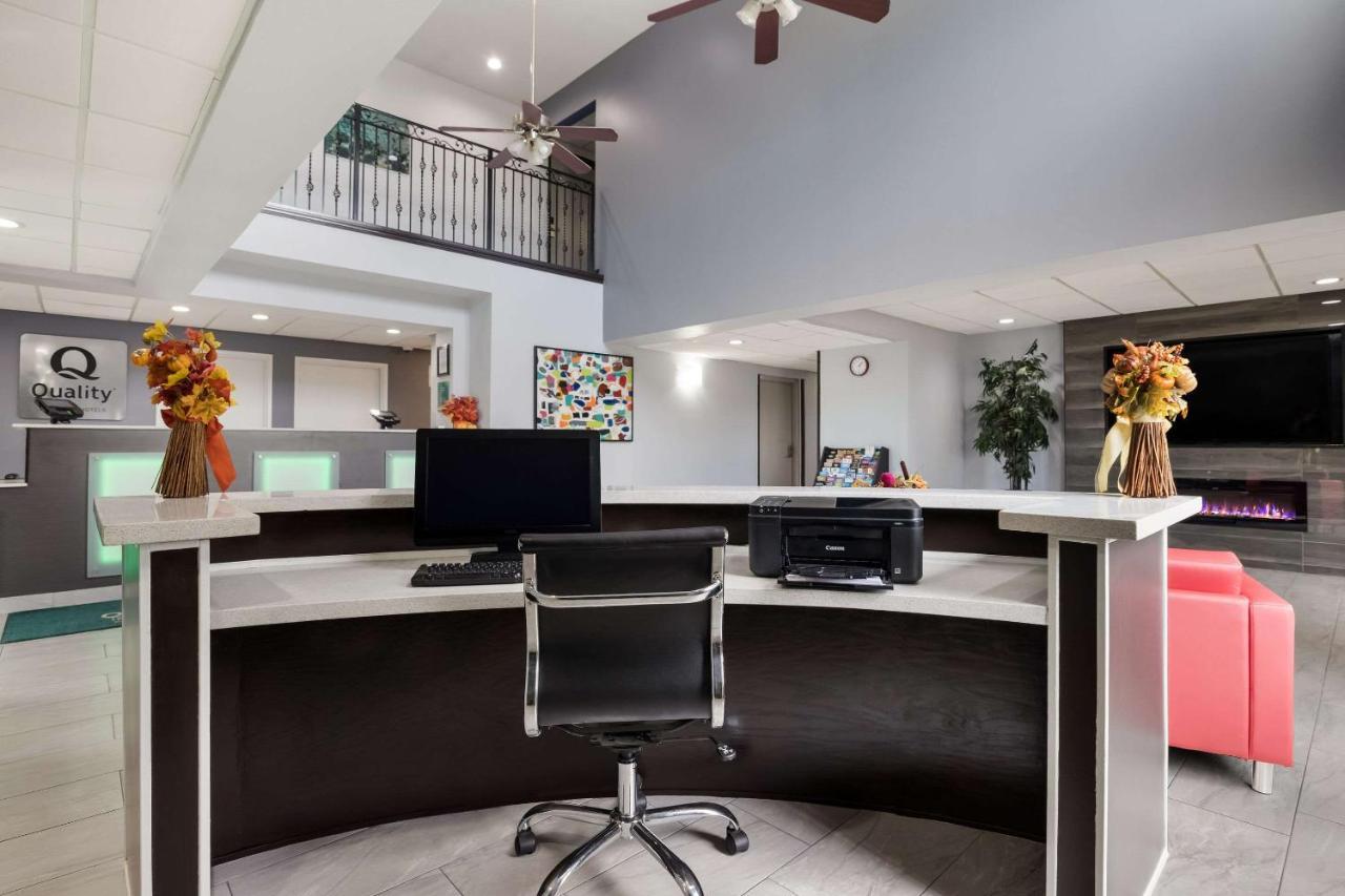 Quality Suites I-44 Tulsa Buitenkant foto