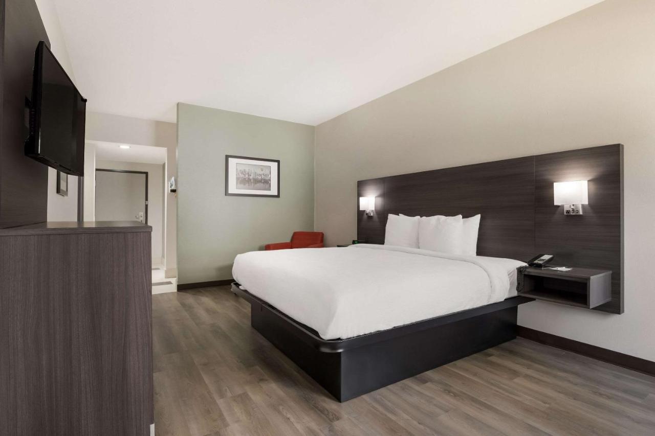 Quality Suites I-44 Tulsa Buitenkant foto