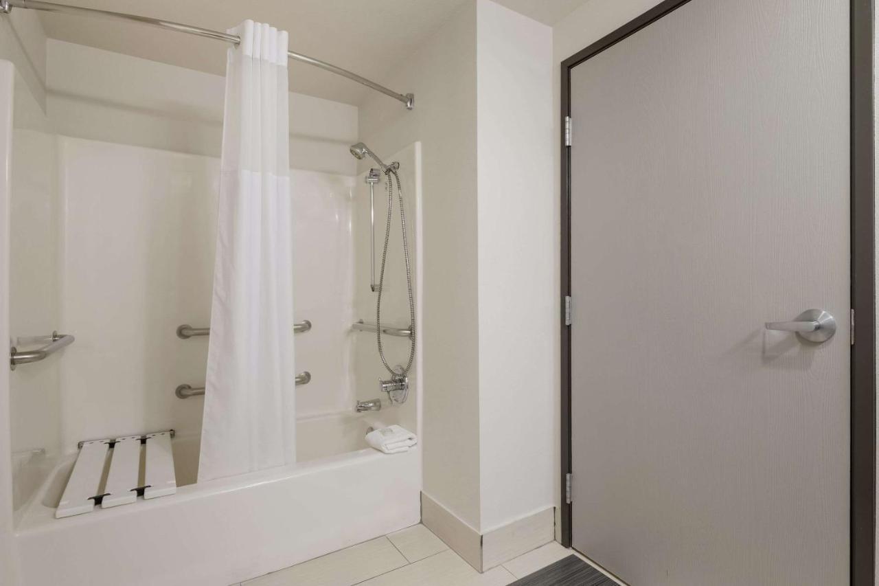 Quality Suites I-44 Tulsa Buitenkant foto
