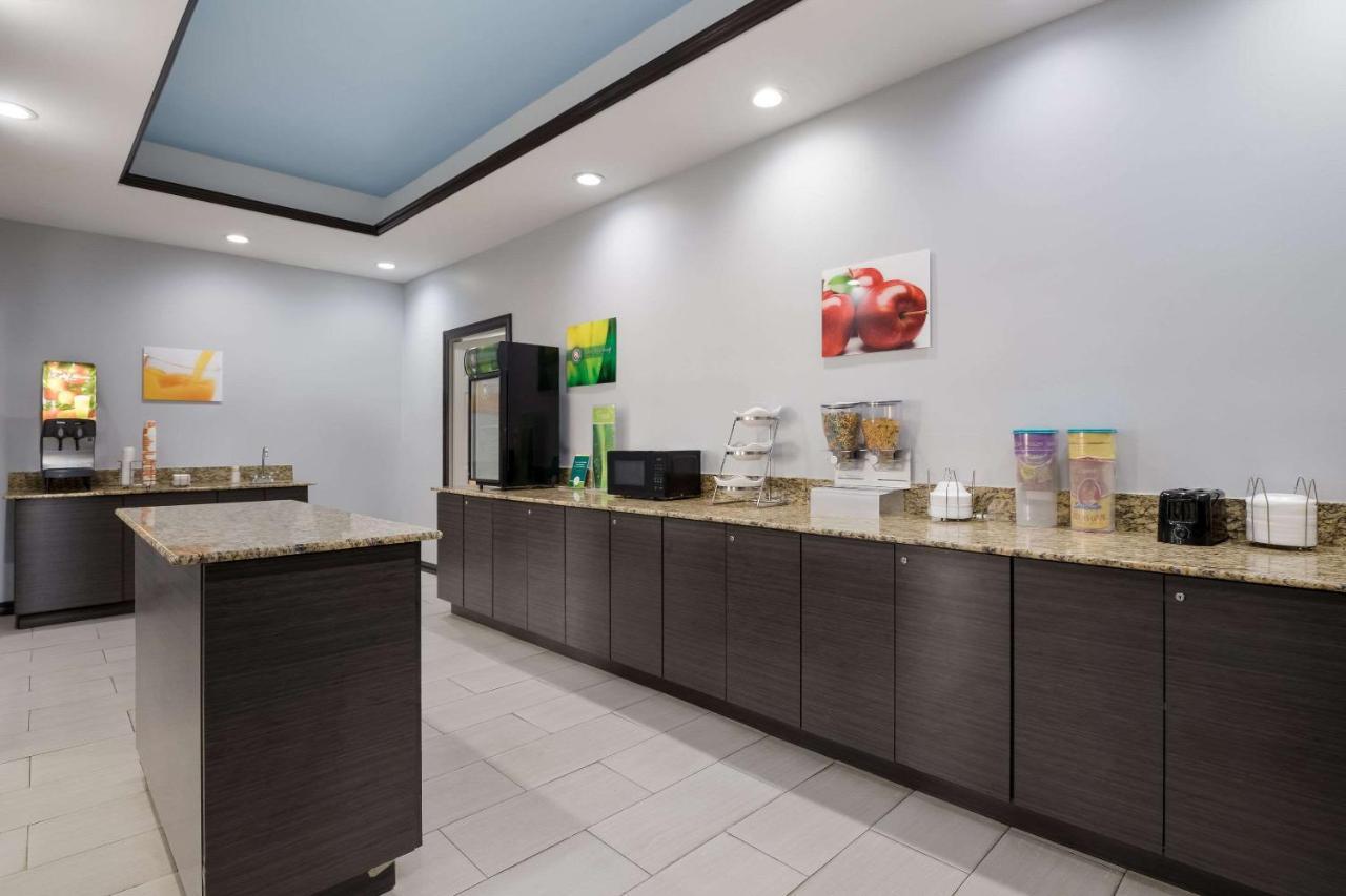 Quality Suites I-44 Tulsa Buitenkant foto